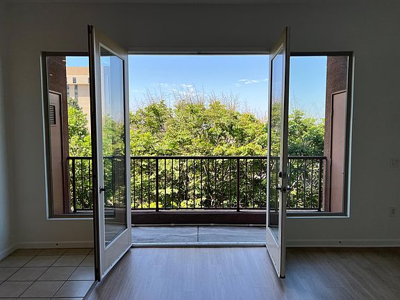 5th image of 150 S San Fernando Blvd Unit 303