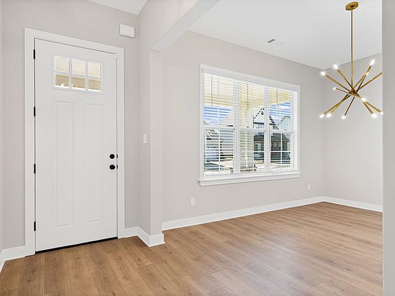5th image of 10224 Louanne Dr