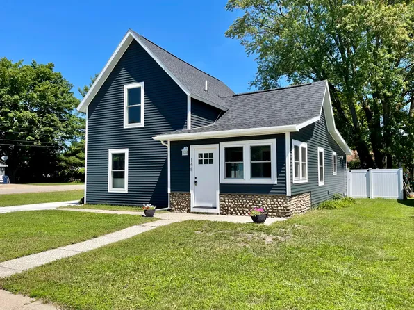 148 N Elm Ave, Gaylord, MI 49735