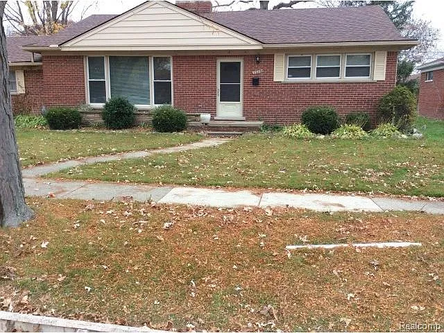 23236 Raven Ave photo 1