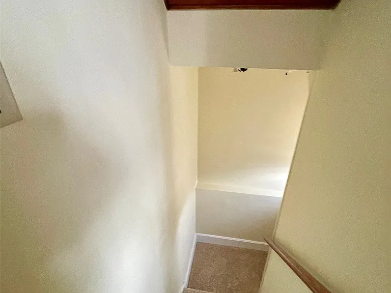 204 Rogers Ave N — Photo 23