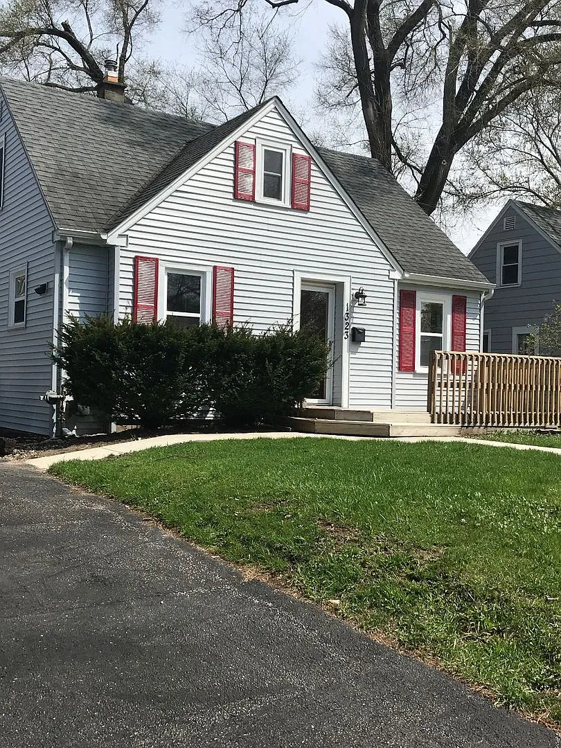 1323 Pine Grove Ave photo 1