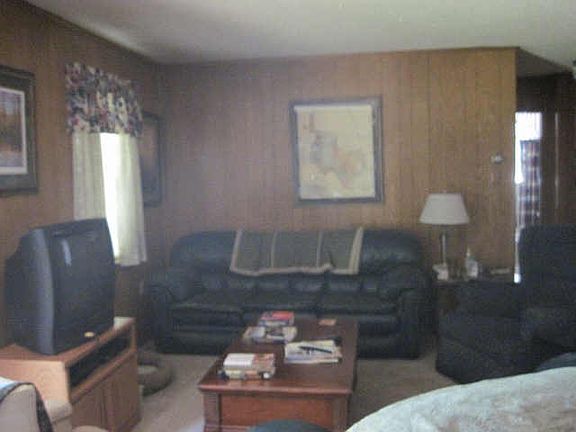 4th image of 704 N Jackson St