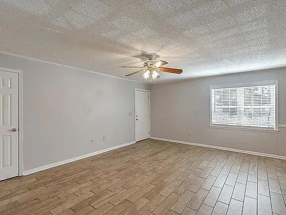 109 Elmwood Ave #A — Photo 11
