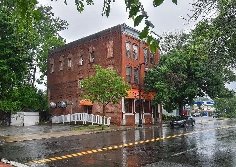 1st image of 205 Elm St