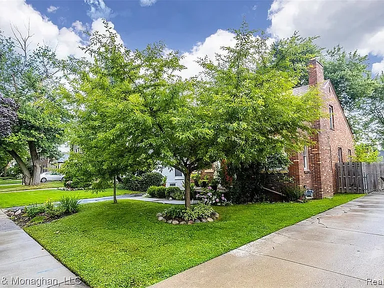 1308 Hampton Rd — Photo 27