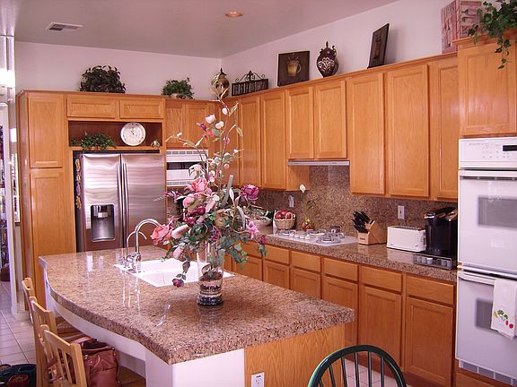 3rd image of 5795 Glen Oaks Dr