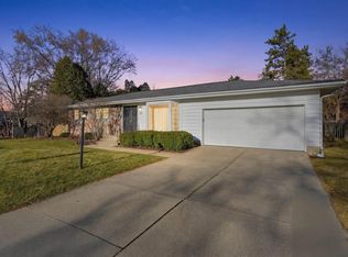 414 Woodview Drive, Sun Prairie, WI 53590