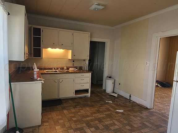 5th image of 802 N West St