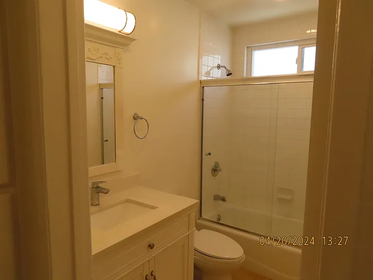 5760 Whitsett Ave #H — Photo 12