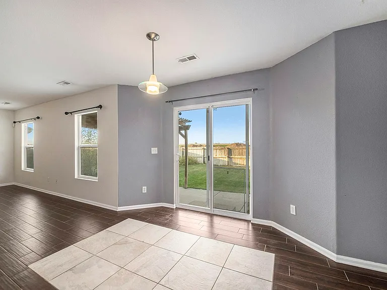 3950 Celtic Ln — Photo 6