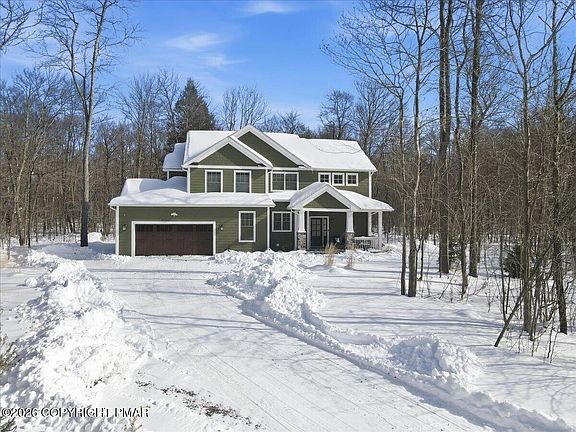 3rd image of 30 Hemlock Ln