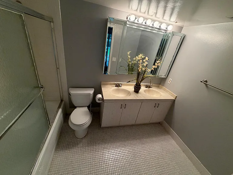 2402 Antigua Cir #D1 — Photo 14