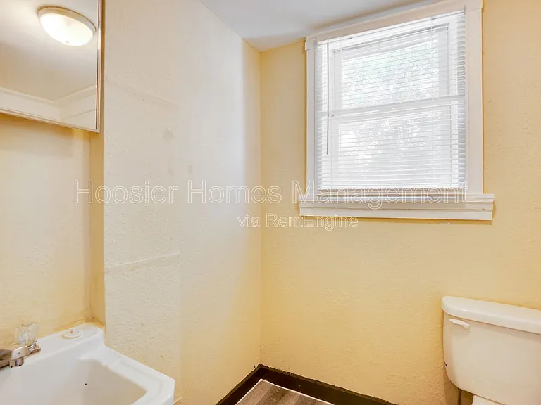 2511 Turner Ave — Photo 11