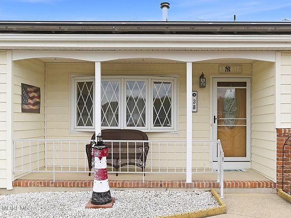 3rd image of 38 Westbrook Drive