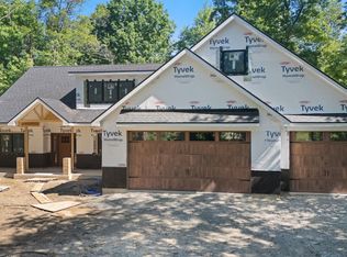 8121 Rothman Rd, Fort Wayne, IN 46835