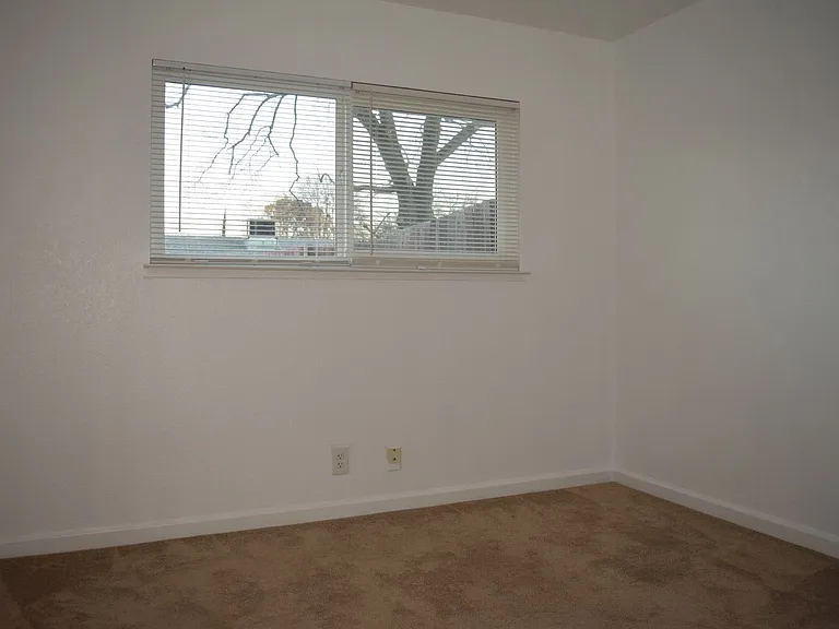 2586 S Whitney Blvd — Photo 11