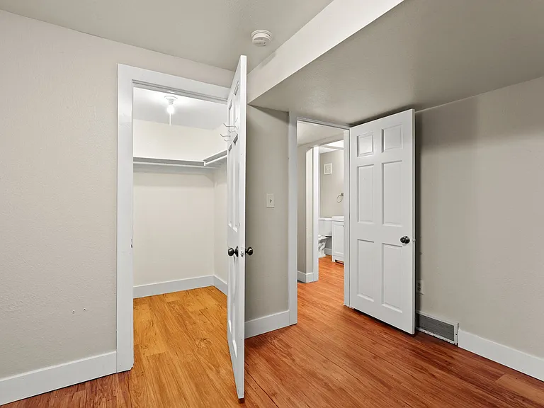 3004 Broadway St #1-3 — Photo 26