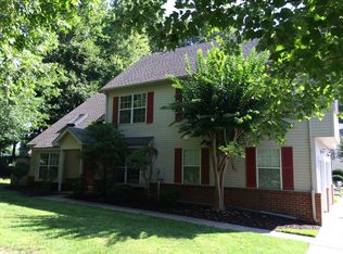 300 S Hill Ln, Chesapeake, VA 23322