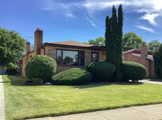 5041 Harnew Rd S, Oak Lawn, IL 60453