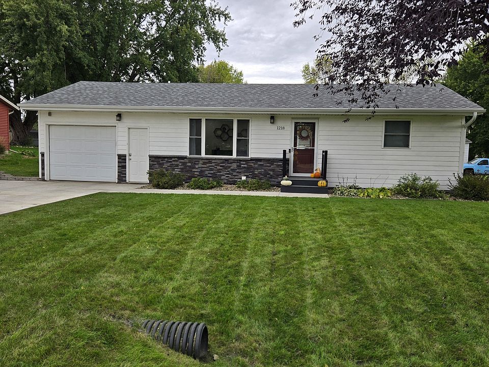 1st image of 1218 Brown St