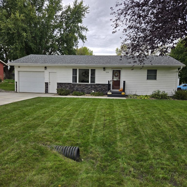 1218 Brown St - Property Image