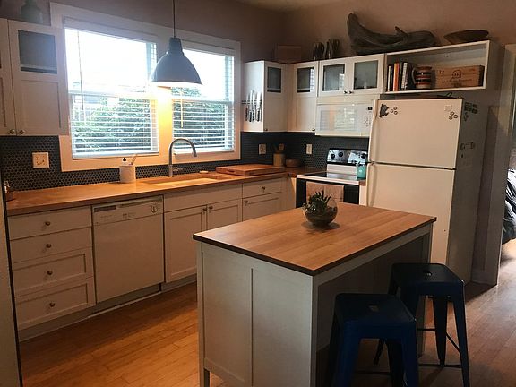 Kitchen with Island