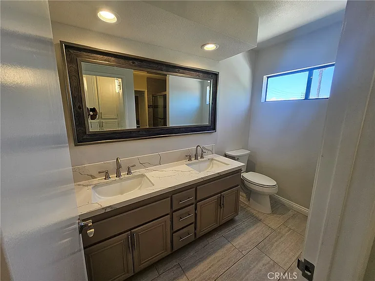 2336 Elden Ave #M — Photo 6