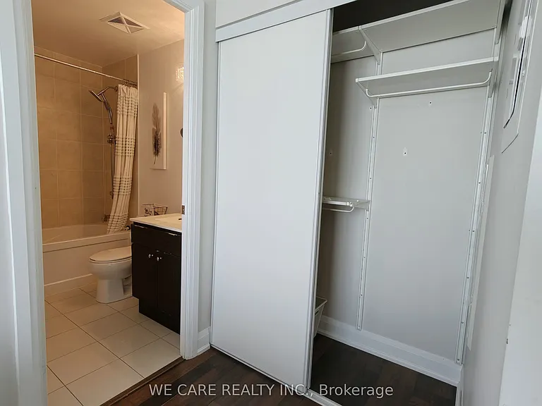 68 Canterbury Pl #Penthouse 05 — Photo 10
