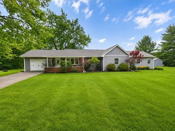 2890 Spencer Rd, Hermitage, PA 16148