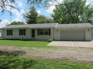609 N 11th St, Auburn, IL 62615