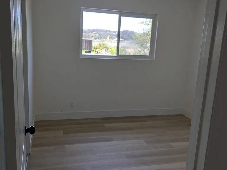 478 Porter St — Photo 9