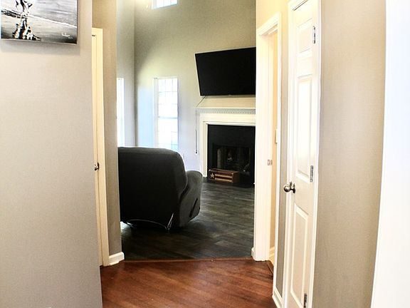4th image of 138 Margaret Way