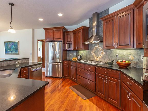5th image of 5803 S Laurel Crest Ct
