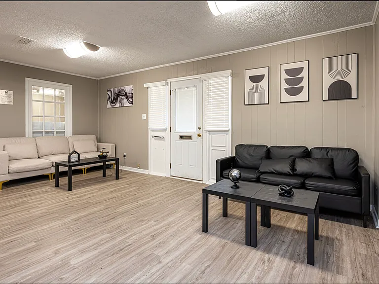 Bayou Apartments — Photo 12