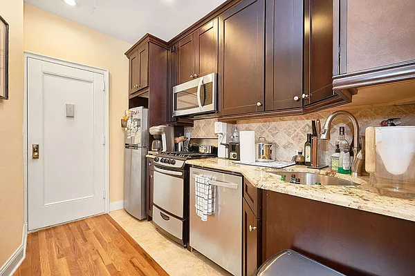 Rented by Keller Williams NYC | media 18