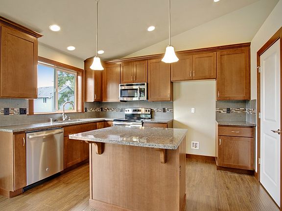 4th image of 14432 Ash Way