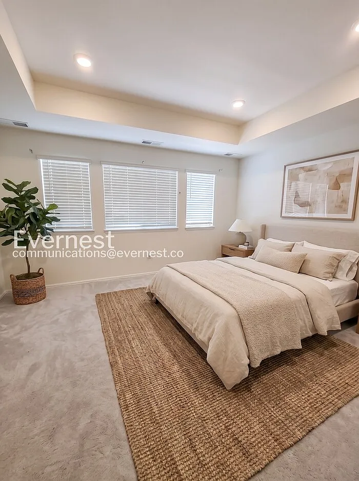 5 bed, 4.0 bath, 2800 sqft, $3,497 — Photo 4
