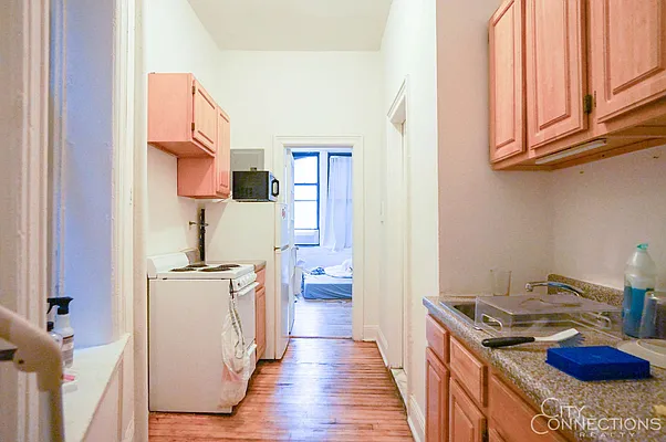 Rented by City Connections Realty | media 16