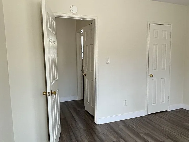 4542 N Lakewood Blvd. — Photo 38