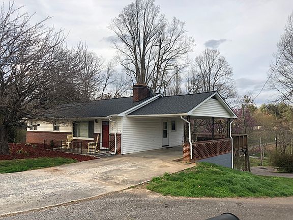 2nd image of 203 S Cricket Dr