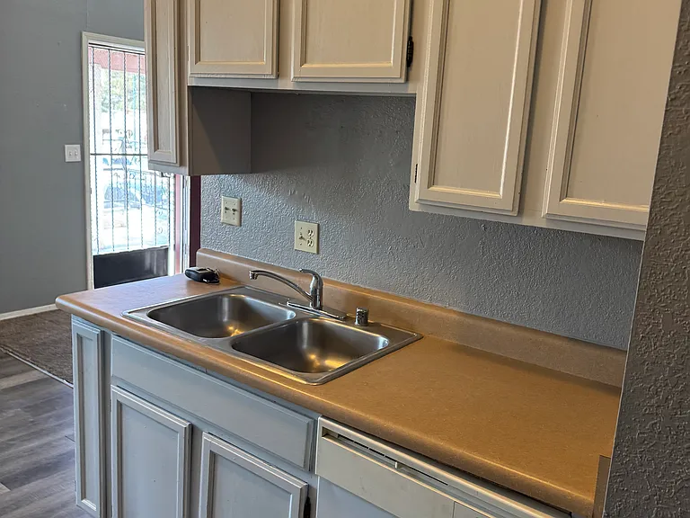10609 Cuatro Vistas Dr #D — Photo 4