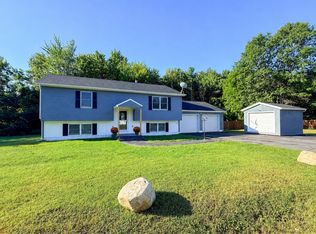 32 Cinnamon Rdg, Keeseville, NY 12944