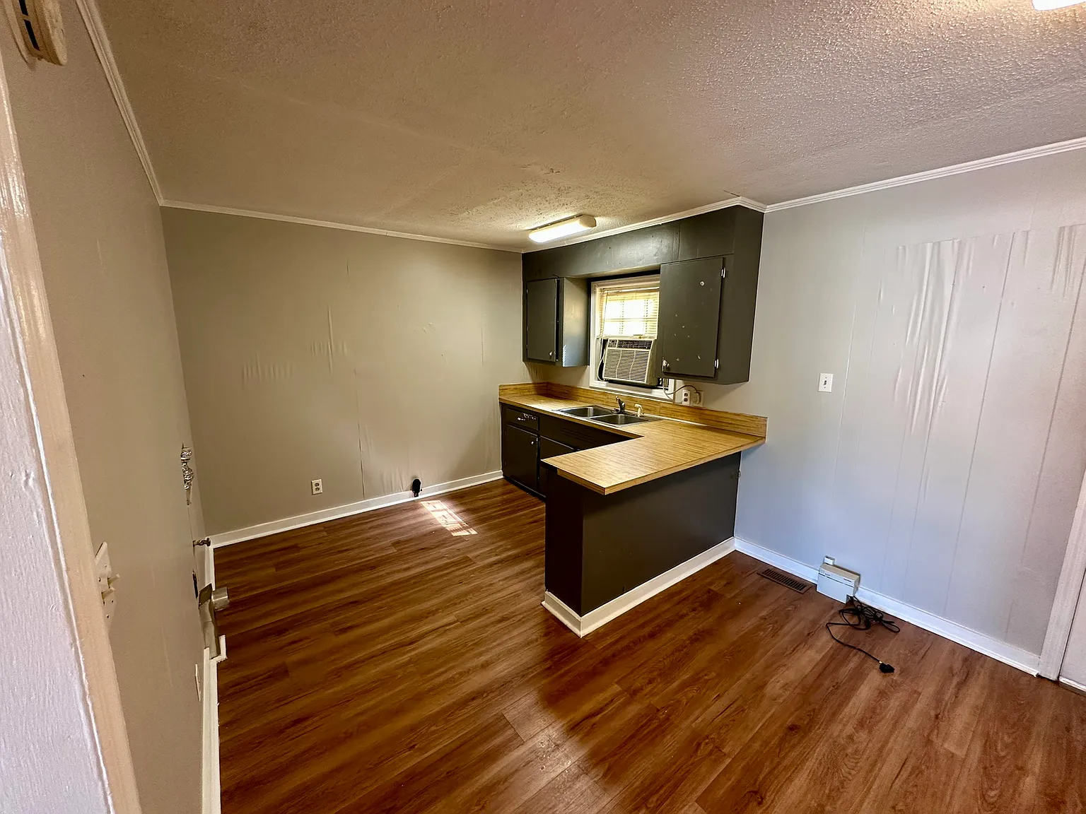 2 bed, 900 sqft, $750 — Photo 2