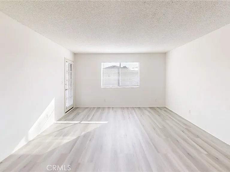 22 E Market St — Photo 9