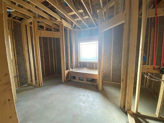 5th image of 7010 Jennings Dr