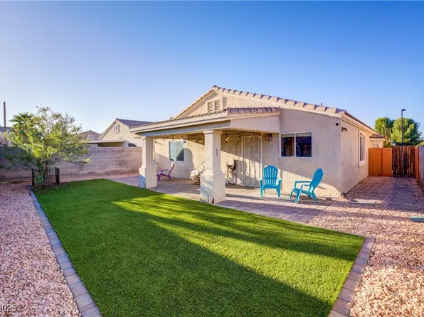 5297 Mineral Lake Dr, Las Vegas, NV 89122