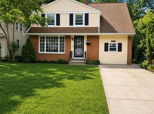 19106 Lanbury Ave, Warrensville Heights, OH 44122