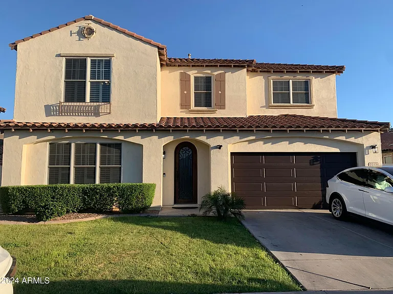 2219 E Wisteria Dr — Photo 1