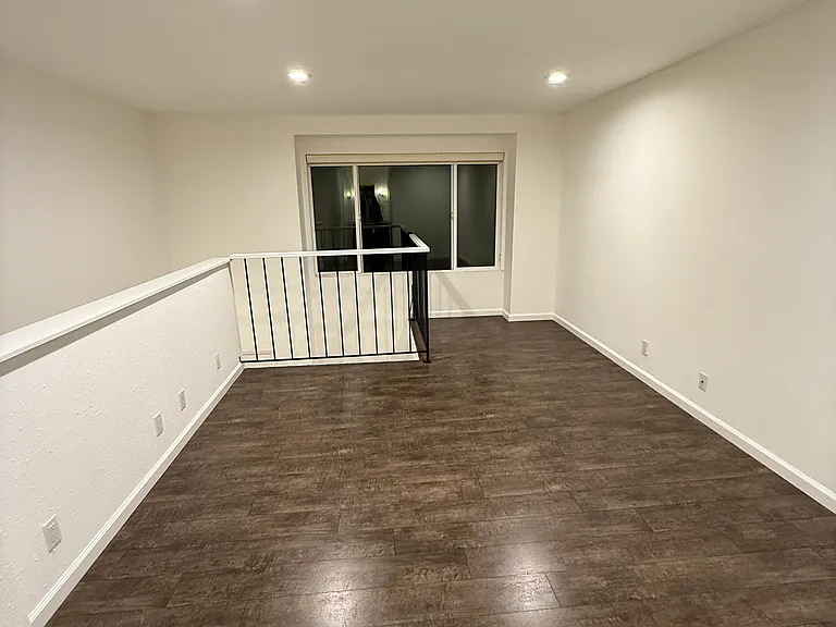 385 Mandarin Dr #5 — Photo 4